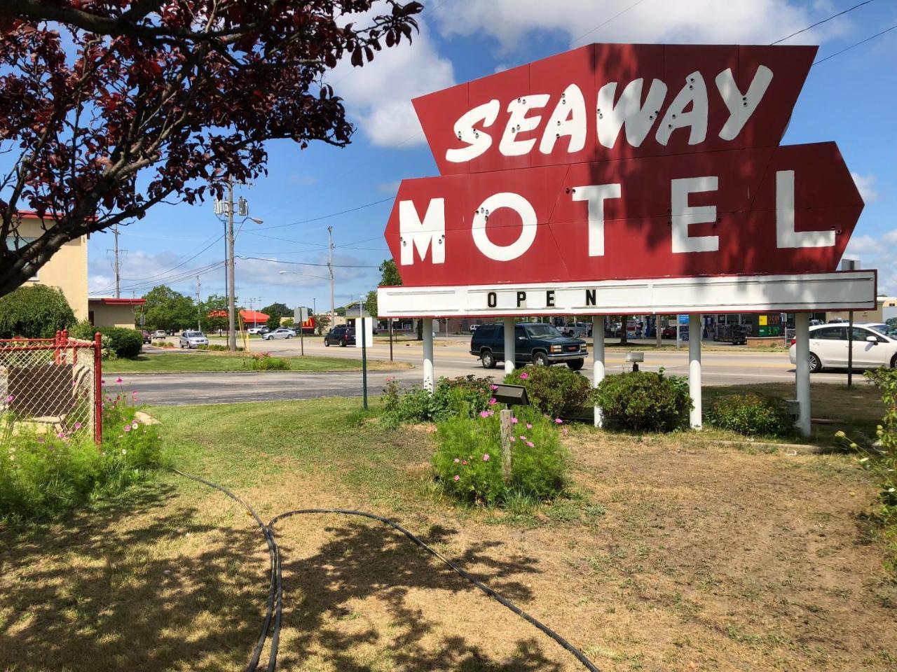 Seaway Motel Roosevelt Park 외부 사진