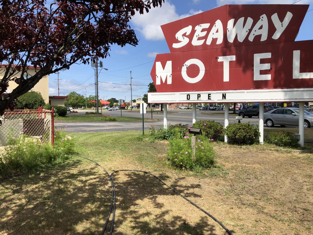 Seaway Motel Roosevelt Park 외부 사진